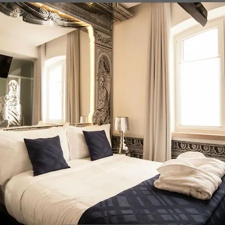 Teatro Boutique Rooms & Suites-2